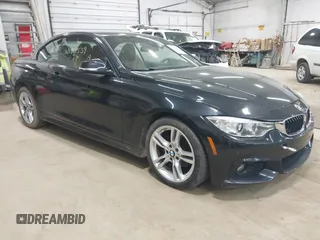 2017 BMW 4 Series 430i xDrive z VIN WBA4U9C5XH5D44435, wystawiony jako IAAI lot #42190539 z przebiegiem 95 646 mil mil oraz . Historia ofert i sprzedaży dostępna na DreamBid. Obrazek 1.