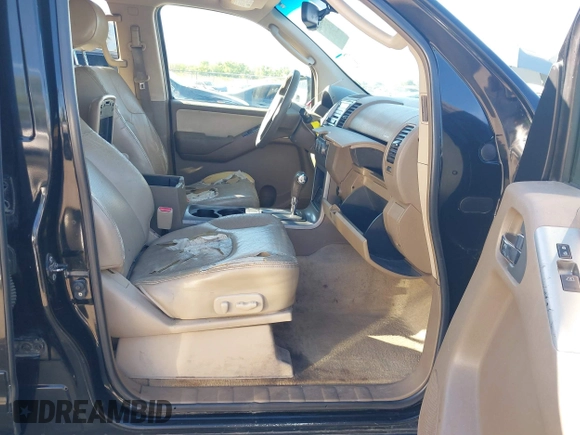 2007 Nissan Pathfinder S z VIN 5N1AR18U47C636190, wystawiony jako IAAI lot #42200265 z przebiegiem 228 221 mil mil oraz . Historia ofert i sprzedaży dostępna na DreamBid. Obrazek 5.