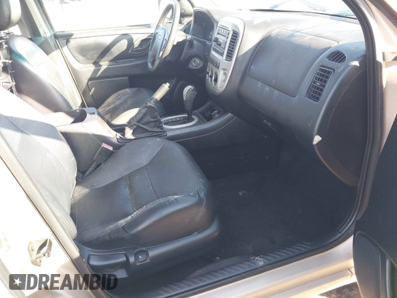 2007 Ford Escape Limited with VIN 1FMCU94137KA98413, listed as a IAAI auction lot 41482242 with 126,852 mi miles. Bid and sale history available at carsss.com. Image 5.