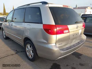 2004 Toyota Sienna LE with VIN 5TDBA23C54S026300, listed as a IAAI auction lot 41935386 with 293,674 mi miles. Bid and sale history available at carsss.com. Image 3.