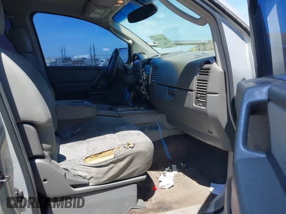2004 Nissan Armada LE z VIN 5N1AA08B54N738694, wystawiony jako IAAI lot #42185496 z przebiegiem 232 976 mil mil oraz . Historia ofert i sprzedaży dostępna na DreamBid. Obrazek 5.