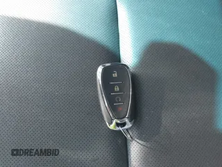 2018 Chevrolet Bolt EV Premier z VIN 1G1FX6S04J4116505, wystawiony jako IAAI lot #42258808 z przebiegiem 103 089 mil mil oraz . Historia ofert i sprzedaży dostępna na DreamBid. Obrazek 11.