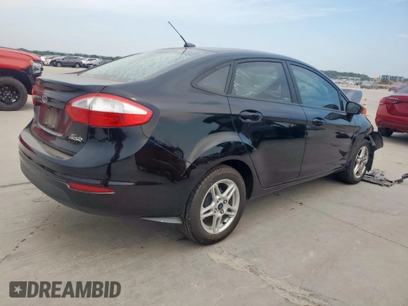 2018 Ford Fiesta SE z VIN 3FADP4BJ8JM134544, wystawiony jako Copart lot #58231305 z przebiegiem Nie podano mil oraz Tytuł czysty. Historia ofert i sprzedaży dostępna na DreamBid. Obrazek 3.