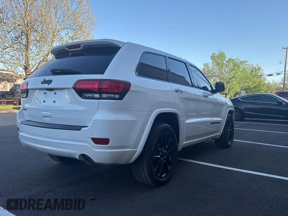 2019 Jeep Grand Cherokee Laredo E with VIN 1C4RJFAG6KC611574, listed as a Copart auction lot 53000945 with 110,698 mi miles and Clean Title. Bid and sale history available at carsss.com. Image 4.