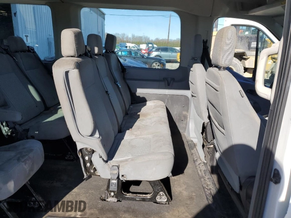 2019 Ford Transit Passenger XL z VIN 1FBAX2CM9KKA36596, wystawiony jako Copart lot #51154695 z przebiegiem 49 212 mil mil oraz Czysty tytuł • Clean title. Historia ofert i sprzedaży dostępna na DreamBid. Obrazek 11.