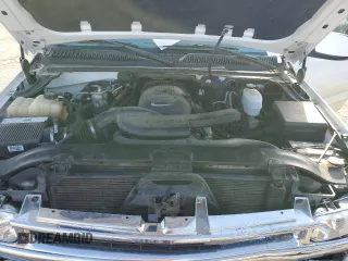 2003 Chevrolet Suburban LT with VIN 3GNGK26U93G267286, listed as a Copart auction lot 48900485 with 162,088 mi miles and Salvage Title. Bid and sale history available at carsss.com. Image 12.