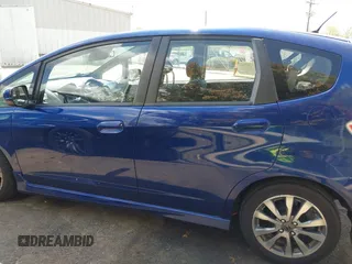 2013 Honda Fit Sport with VIN JHMGE8H57DC067048, listed as a IAAI auction lot 41939330 with 111,368 mi miles. Bid and sale history available at carsss.com. Image 14.
