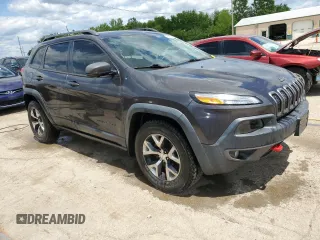 2016 Jeep Cherokee Trailhawk z VIN 1C4PJMBS3GW101588, wystawiony jako Copart lot #56738115 z przebiegiem 88 308 mil mil oraz Szkoda całkowita • Salvage title. Historia ofert i sprzedaży dostępna na DreamBid. Obrazek 4.