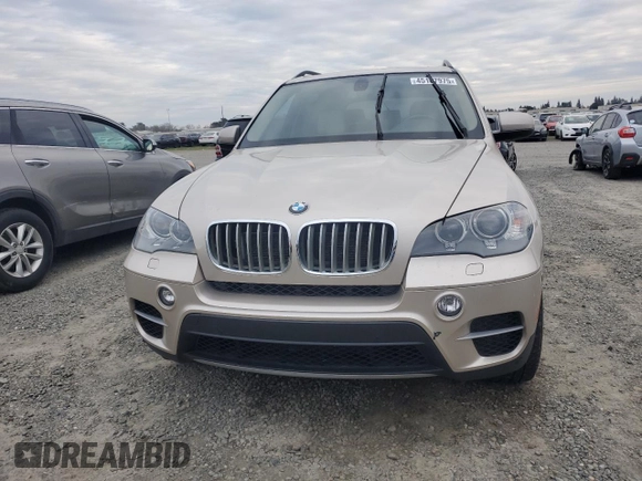 2013 BMW X5 xDrive50i z VIN 5UXZV8C50D0C15786, wystawiony jako Copart lot #45187975 z przebiegiem 132 344 mil mil oraz Czysty tytuł • Clean title. Historia ofert i sprzedaży dostępna na DreamBid. Obrazek 5.