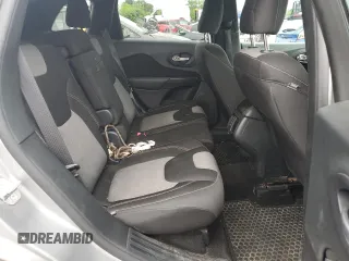 2014 Jeep Cherokee Latitude z VIN 1C4PJMCS8EW286152, wystawiony jako Copart lot #60332475 z przebiegiem 102 434 mil mil oraz Szkoda całkowita • Salvage title. Historia ofert i sprzedaży dostępna na DreamBid. Obrazek 11.