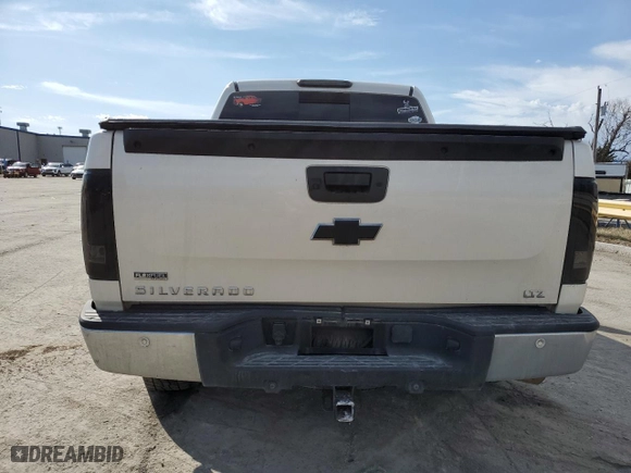 2009 Chevrolet Silverado 1500 LTZ with VIN 3GCEK33329G158422, listed as a Copart auction lot 46785695 with 224,855 mi miles and Clean Title. Bid and sale history available at carsss.com. Image 6.