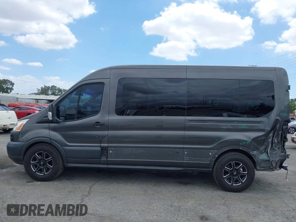 2018 Ford Transit XL z VIN 1FBZX2CG0JKA09945, wystawiony jako IAAI lot #42260073 z przebiegiem 60 838 mil mil oraz . Historia ofert i sprzedaży dostępna na DreamBid. Obrazek 15.