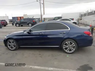 2017 Mercedes-Benz C 300 z VIN 55SWF4JB1HU217102, wystawiony jako IAAI lot #42194342 z przebiegiem 78 724 mil mil oraz . Historia ofert i sprzedaży dostępna na DreamBid. Obrazek 14.