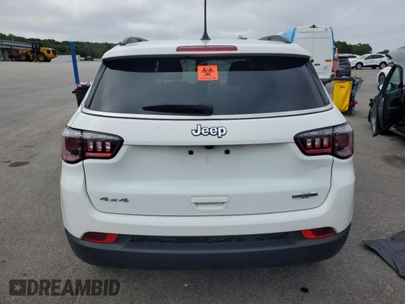 2024 Jeep Compass Latitude z VIN 3C4NJDBN0RT607051, wystawiony jako Copart lot #64187765 z przebiegiem 26 105 mil mil oraz Nie do naprawy • Non repairable. Historia ofert i sprzedaży dostępna na DreamBid. Obrazek 7.