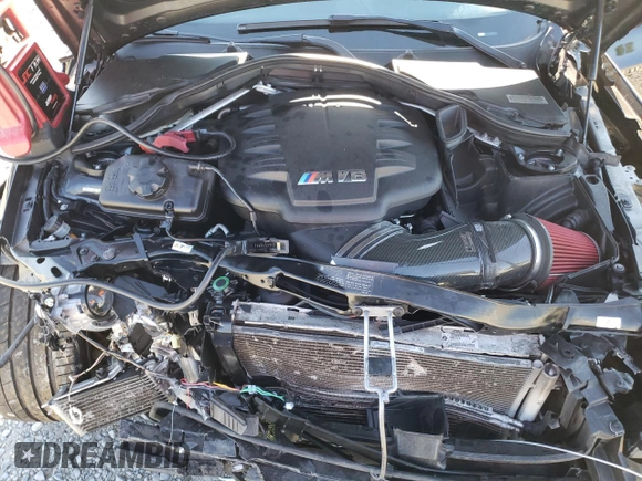 2011 BMW M3 z VIN WBSPM9C54BE203115, wystawiony jako Copart lot #54583324 z przebiegiem Nie podano mil oraz Szkody całkowita. Historia ofert i sprzedaży dostępna na DreamBid. Obrazek 12.