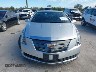 2016 Cadillac ELR z VIN 1G6RL1E41GU136319, wystawiony jako IAAI lot #41419125 z przebiegiem 71 573 mil mil oraz . Historia ofert i sprzedaży dostępna na DreamBid. Obrazek 13.