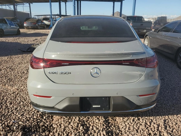 2024 Mercedes-Benz EQE 350+ z VIN W1KEG2BB5RF057161, wystawiony jako Copart lot #75678954 z przebiegiem 719 mil mil oraz Szkoda całkowita • Salvage title. Historia ofert i sprzedaży dostępna na DreamBid. Obrazek 6.