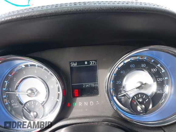 2011 Chrysler 300 Limited with VIN 2C3CA5CG8BH578348, listed as a IAAI auction lot 41925514 with 214,778 mi miles. Bid and sale history available at carsss.com. Image 7.