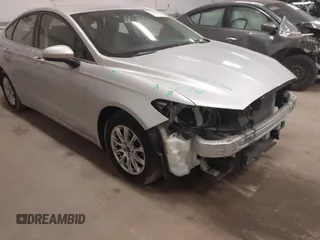 2018 Ford Fusion S with VIN 3FA6P0G71JR226550, listed as a IAAI auction lot 41811203 with 72,245 mi miles. Bid and sale history available at carsss.com. Image 18.