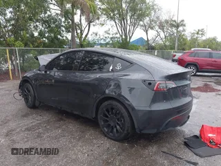 2024 Tesla Model Y с VIN 7SAYGDED5RF046877, выставлен на аукционе IAAI как лот 42237815 с пробегом 45 883 миль миль и . История ставок и продаж доступна на DreamBid. Изображение 3.