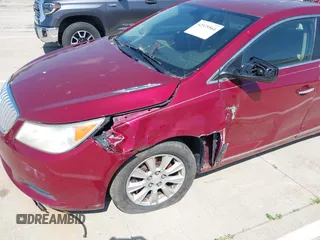 2011 Buick LaCrosse CX z VIN 1G4GA5ED0BF123961, wystawiony jako IAAI lot #42575564 z przebiegiem Nie podano mil oraz . Historia ofert i sprzedaży dostępna na DreamBid. Obrazek 6.