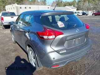 2020 Nissan Kicks S z VIN 3N1CP5BV3LL546879, wystawiony jako IAAI lot #41678951 z przebiegiem 25 878 mil mil oraz . Historia ofert i sprzedaży dostępna na DreamBid. Obrazek 3.