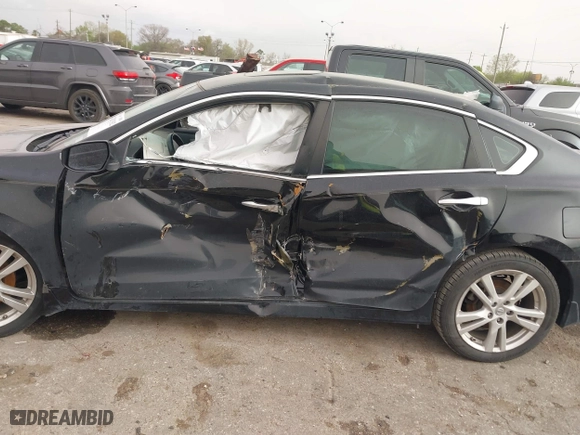 2013 Nissan Altima 3.5 SL with VIN 1N4BL3AP7DN447582, listed as a IAAI auction lot 41829392 with 109,128 mi miles. Bid and sale history available at carsss.com. Image 14.