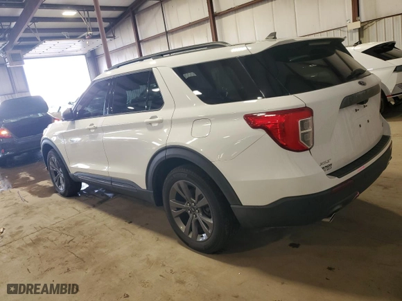 2021 Ford Explorer XLT with VIN 1FMSK8DH8MGA76933, listed as a Copart auction lot 49427665 with 60,025 mi miles and Salvage Title. Bid and sale history available at carsss.com. Image 2.