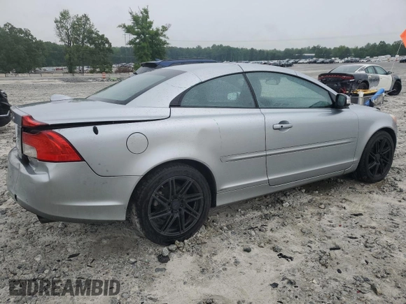 2011 Volvo C70 z VIN YV1672MC7BJ116079, wystawiony jako Copart lot #54872745 z przebiegiem 100 464 mil mil oraz Szkoda całkowita • Salvage title. Historia ofert i sprzedaży dostępna na DreamBid. Obrazek 3.