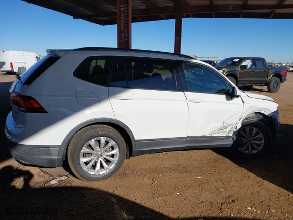 2018 Volkswagen Tiguan S with VIN 3VV1B7AX3JM091025, listed as a IAAI auction lot 41395912 with 58,840 mi miles. Bid and sale history available at carsss.com. Image 13.