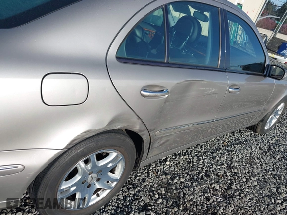 2006 Mercedes-Benz E-Class 3.5L with VIN WDBUF56J36A765623, listed as a IAAI auction lot 41903359 with 46,856 mi miles. Bid and sale history available at carsss.com. Image 6.