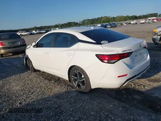 2025 Nissan Sentra SV z VIN 3N1AB8CVXSY205535, wystawiony jako IAAI lot #42012313 z przebiegiem 5460 mil mil oraz . Historia ofert i sprzedaży dostępna na DreamBid. Obrazek 3.