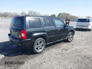 2009 Jeep Patriot Sport z VIN 1J4FF28B19D237025, wystawiony jako IAAI lot #41828514 z przebiegiem 141 410 mil mil oraz . Historia ofert i sprzedaży dostępna na DreamBid. Obrazek 4.