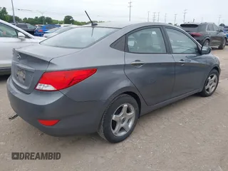 2016 Hyundai Accent SE z VIN KMHCT4AE9GU967632, wystawiony jako IAAI lot #42145390 z przebiegiem 89 350 mil mil oraz . Historia ofert i sprzedaży dostępna na DreamBid. Obrazek 4.