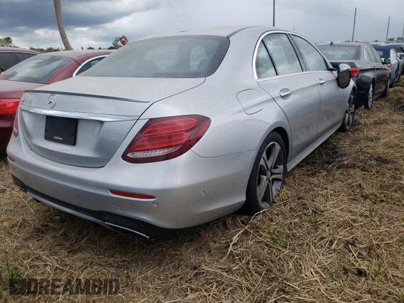 2017 Mercedes-Benz E-Class E 300 Luxury with VIN WDDZF4JB8HA047804, listed as a Copart auction lot 62240402 with Not Provided miles. Bid and sale history available at carsss.com. Image 4.
