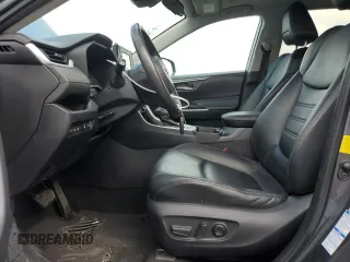 2021 Toyota RAV4 XLE Premium with VIN 2T3A1RFV9MC181112, listed as a Copart auction lot 46335305 with 69,661 mi miles and Salvage title. Bid and sale history available at DreamBid. Image 7.