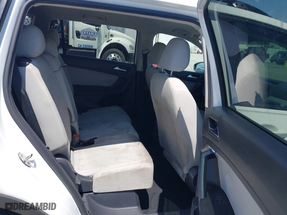 2019 Volkswagen Tiguan S with VIN 3VV1B7AX1KM101407, listed as a IAAI auction lot 42032761 with 51,868 mi miles. Bid and sale history available at carsss.com. Image 8.