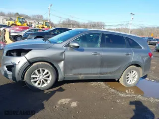 2016 Kia Sorento LX with VIN 5XYPGDA58GG110326, listed as a IAAI auction lot 41535179 with 95,843 mi miles. Bid and sale history available at carsss.com. Image 14.