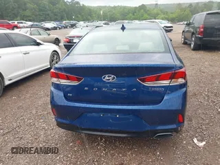 2018 Hyundai Sonata SE z VIN 5NPE24AF7JH697147, wystawiony jako IAAI lot #42253796 z przebiegiem 72 605 mil mil oraz . Historia ofert i sprzedaży dostępna na DreamBid. Obrazek 16.