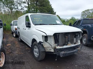 2016 Nissan NV SV z VIN 1N6BF0KMXGN807238, wystawiony jako IAAI lot #42312718 z przebiegiem 79 136 mil mil oraz . Historia ofert i sprzedaży dostępna na DreamBid. Obrazek 1.