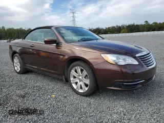 2013 Chrysler 200 Touring z VIN 1C3BCBEGXDN609899, wystawiony jako Copart lot #74966724 z przebiegiem 38 028 mil mil oraz Szkoda całkowita • Salvage title. Historia ofert i sprzedaży dostępna na DreamBid. Obrazek 4.