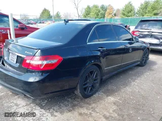2013 Mercedes-Benz E-Class E 350 Luxury with VIN WDDHF8JB3DA758470, listed as a IAAI auction lot 41879606 with 181,729 mi miles. Bid and sale history available at carsss.com. Image 4.