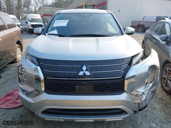 2024 Mitsubishi Outlander SE with VIN JA4J4VA87RZ085920, listed as a IAAI auction lot 41667549 with 3,976 mi miles. Bid and sale history available at carsss.com. Image 13.