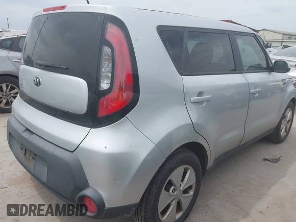 2015 Kia Soul z VIN KNDJN2A27F7747659, wystawiony jako IAAI lot #42420332 z przebiegiem 117 415 mil mil oraz . Historia ofert i sprzedaży dostępna na DreamBid. Obrazek 4.