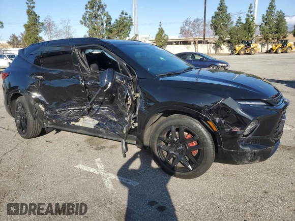 2024 Chevrolet Blazer RS z VIN 3GNKBERS8RS175601, wystawiony jako Copart lot #49354415 z przebiegiem 20 031 mil mil oraz Szkoda całkowita • Salvage title. Historia ofert i sprzedaży dostępna na DreamBid. Obrazek 4.