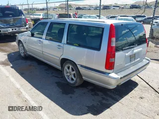 2000 Volvo V70 with VIN YV1LW61J8Y2647178, listed as a IAAI auction lot 42636533 with 128,619 mi miles and . Bid and sale history available at DreamBid. Image 3.