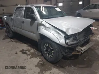 2006 Toyota Tacoma z VIN 5TELU42N46Z272464, wystawiony jako IAAI lot #41625918 z przebiegiem 261 511 mil mil oraz . Historia ofert i sprzedaży dostępna na DreamBid. Obrazek 1.