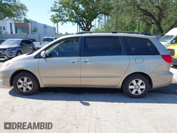 2010 Toyota Sienna XLE with VIN 5TDYK4CC5AS292110, listed as a IAAI auction lot 42055505 with 107,390 mi miles. Bid and sale history available at carsss.com. Image 14.