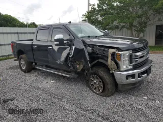 2019 Ford F-250 XL with VIN 1FT7W2B61KEC53666, listed as a Copart auction lot 60082005 with 147,277 mi miles and Salvage title. Bid and sale history available at DreamBid. Image 4.