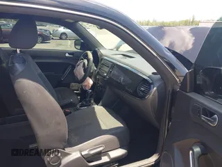 2013 Volkswagen Beetle Entry с VIN 3VWFP7AT4DM639280, выставлен на аукционе IAAI как лот 42324777 с пробегом 77 049 миль миль и . История ставок и продаж доступна на DreamBid. Изображение 5.